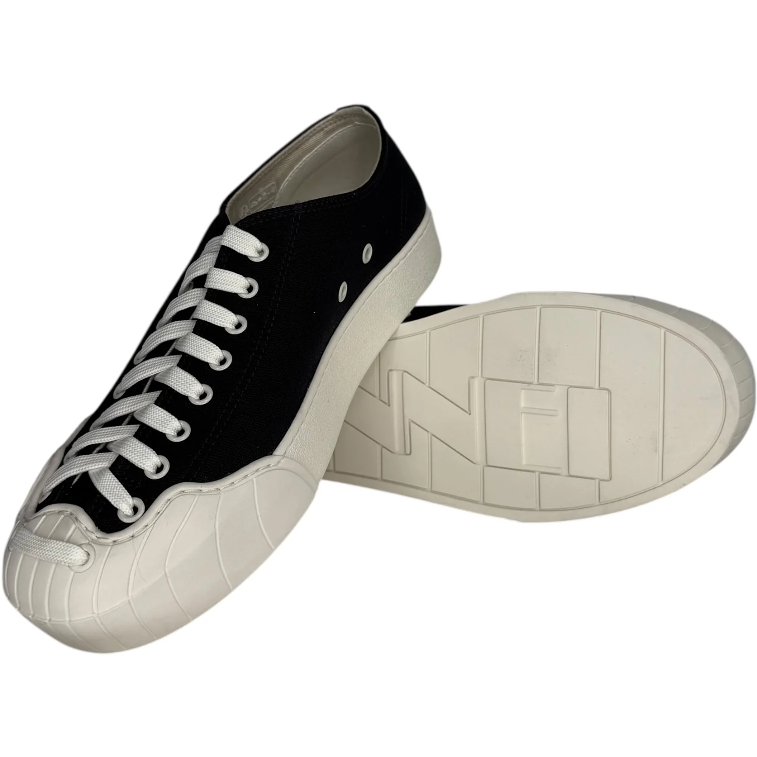 Tu Isi Black Low Top Sneaker - Image 2